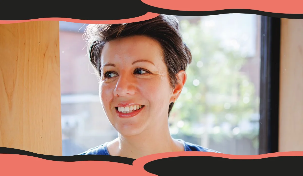 Claire Lynch, escritora: “La gente ‘queer’ normalmente está fuera de la familia tradicional. Se piensa que la escogida es la única que existe”