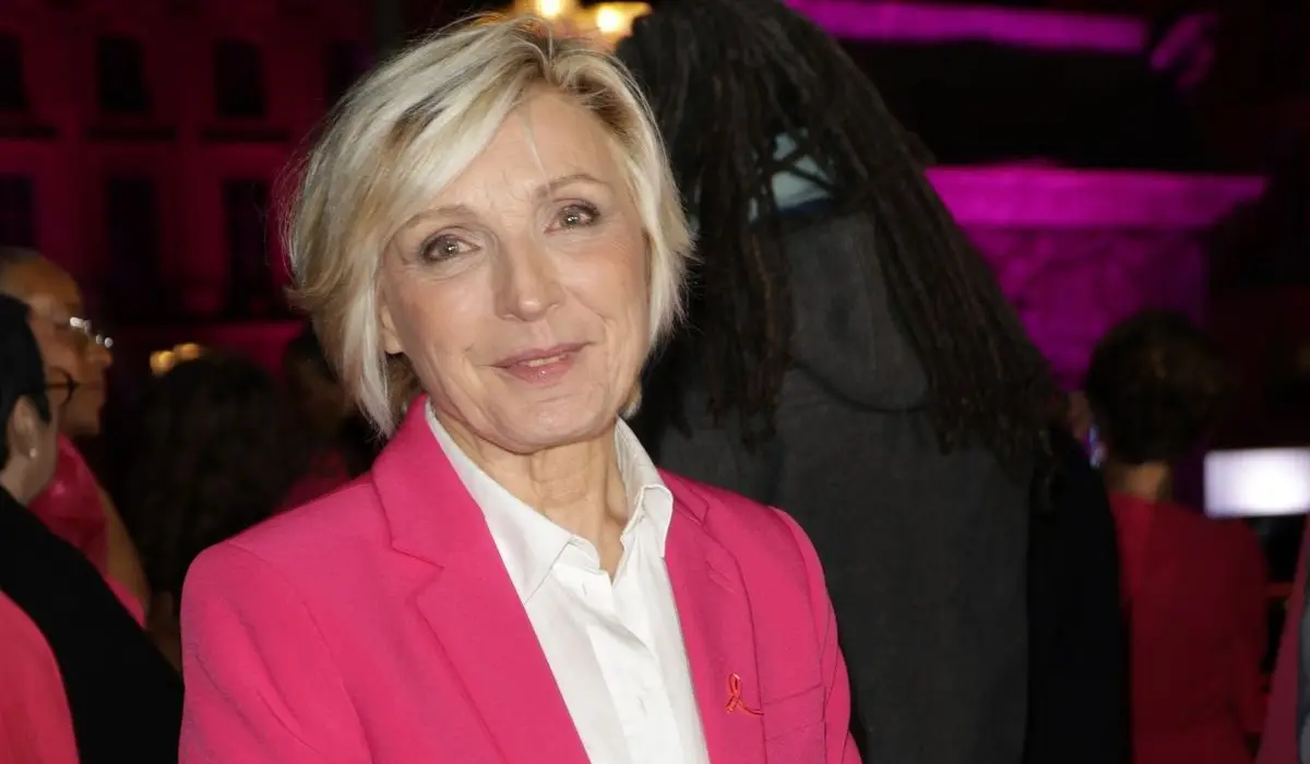 Évelyne Dhéliat